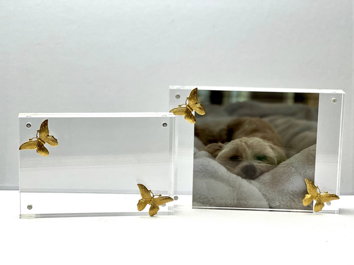 Acrylic frame: 4 x 6 Cross