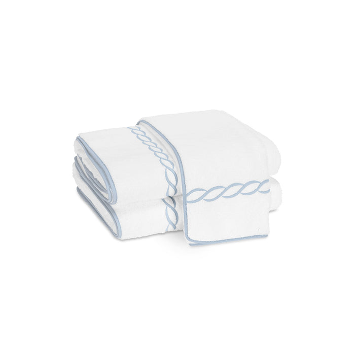 Classic Chain Bath Towel Light Blue